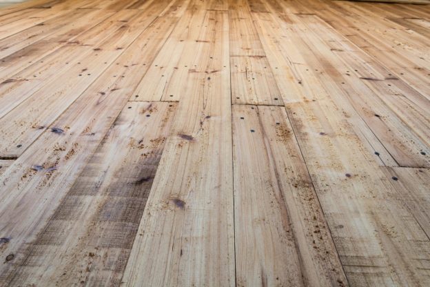 6 Tips for Choosing the Perfect Hardwood Flooring for Your Living Space